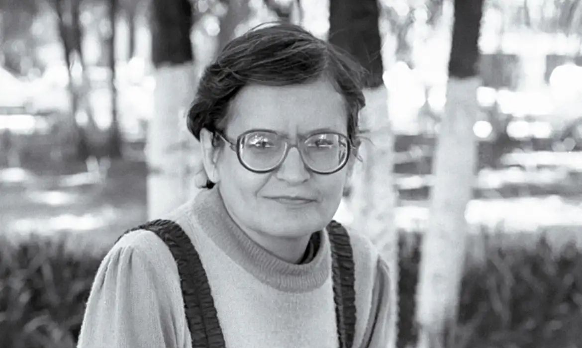 Orides Fontela: a radicalidade de uma vida dedicada à poesia
