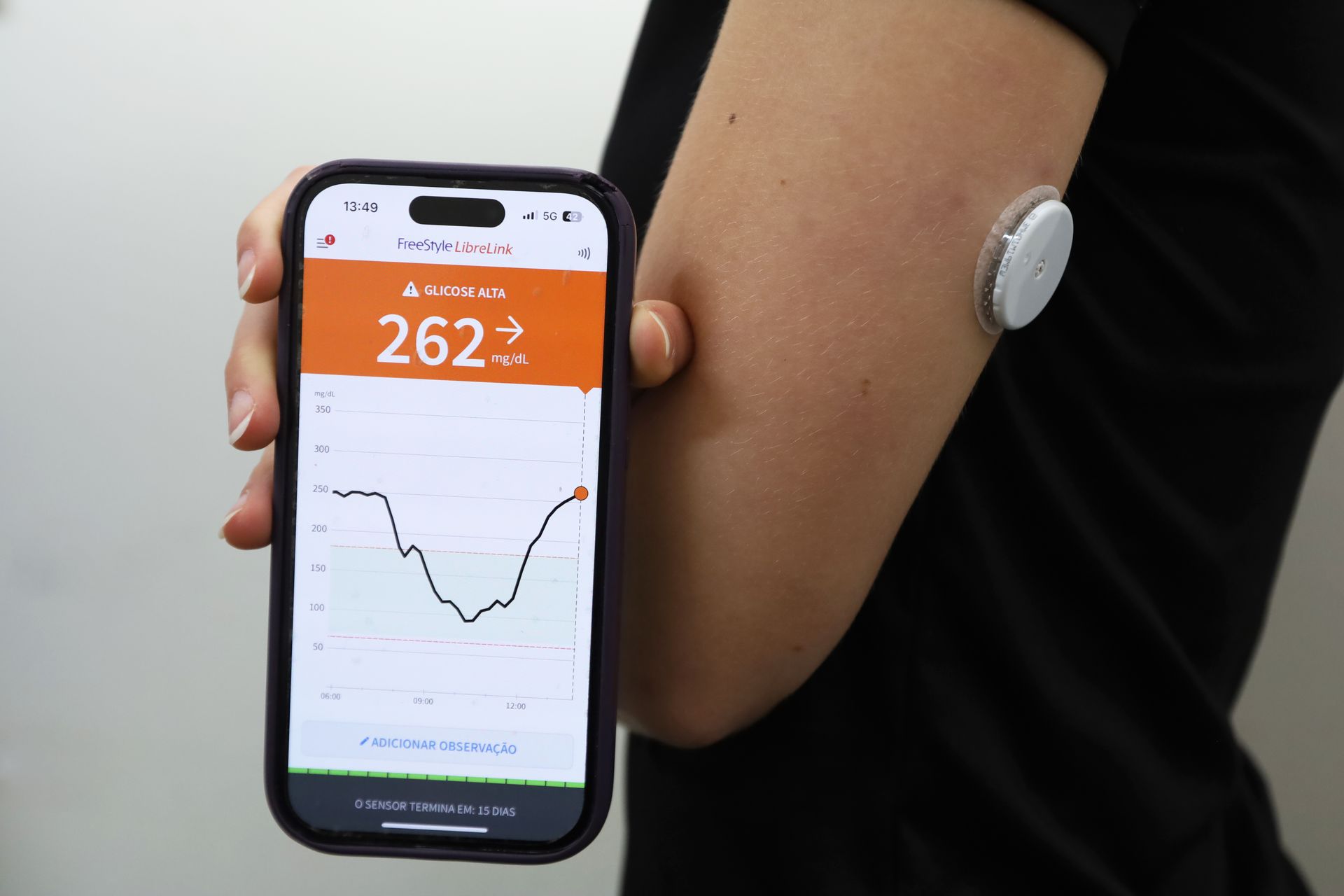 Pacientes com diabetes acompanham em tempo real os níveis de glicose no sangue