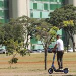 Patinetes elétricos: saiba como funciona o serviço compartilhado em Brasília