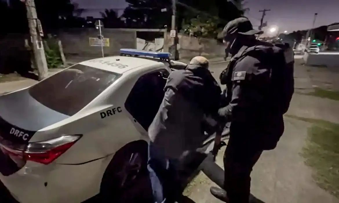 Polícia deflagra operação contra roubo de medicamentos oncológicos
