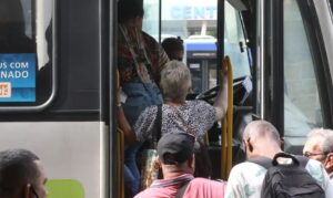 Rodoviários do Rio participam de audiência de conciliação