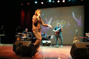 Cantores goianos se apresentam em escolas municipais