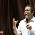 Escritor diz que literatura tem poder de humanizar e levar à reflexão