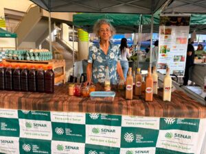 Feira da Agricultura Familiar e Economia Criativa reúne mais de 50 produtores no Paço Municipal