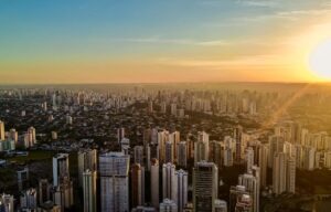 Goiânia é destaque em saúde, negócios e mobilidade digital, aponta ranking Veja Negócios