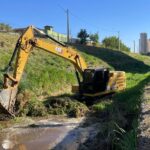 Prefeitura de Goiânia realiza força-tarefa de limpeza preventiva no Córrego Botafogo