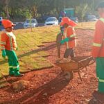 Prefeitura transforma terreno baldio de quase 7 mil m² com novo paisagismo em frente ao Parque Vaca Brava