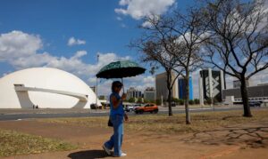 Região Sul tem risco de temporal e granizo; outras regiões têm calor