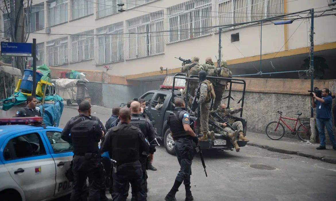 Rio registra em julho 34 tiroteios envolvendo facções criminosas