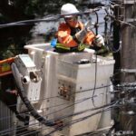 Serviços na rede elétrica deixam áreas de quatro regiões sem energia nesta quinta (27)