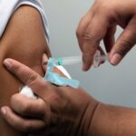 Vacinas contra sarampo, covid-19 e outras doenças estão disponíveis neste sábado (15)