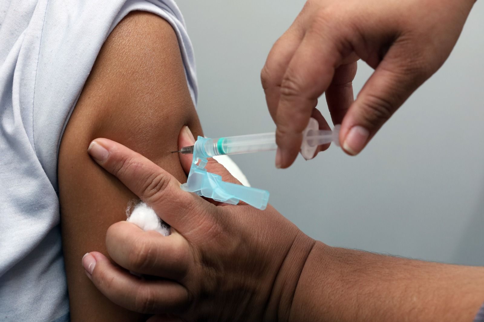 Vacinas contra sarampo, covid-19 e outras doenças estão disponíveis neste sábado (15)