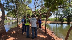 Amma e instituições parceiras avaliam condições do lago do Parque Licardino Ney