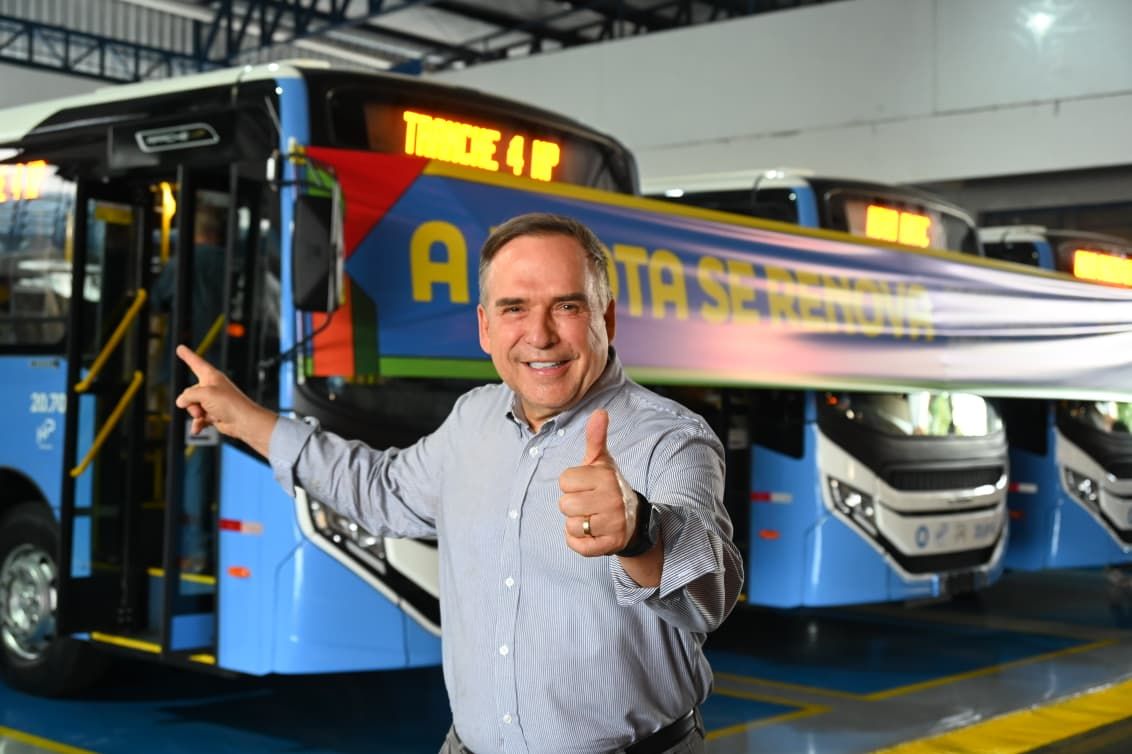 Mabel entrega 19 novos ônibus e afirma que Goiânia tem o melhor transporte coletivo do Brasil