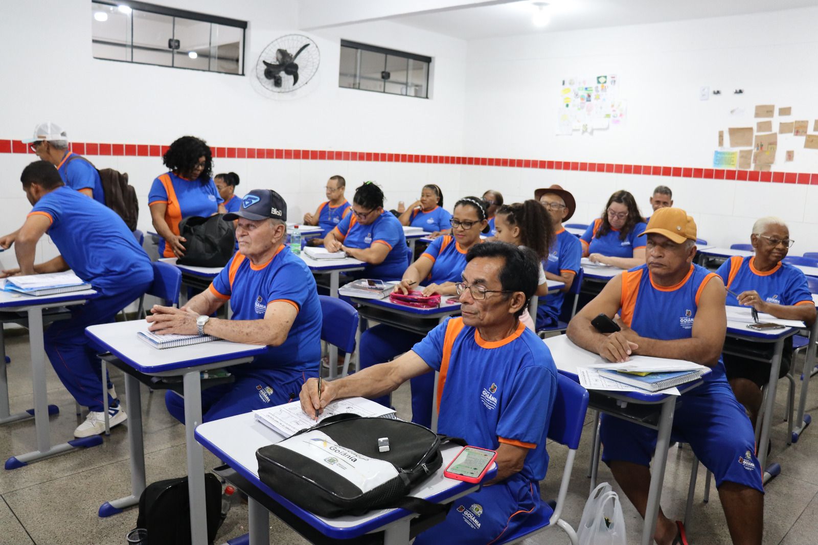 Pacto fortalece alfabetização de jovens e adultos com formação para professores e coordenadores da EJA