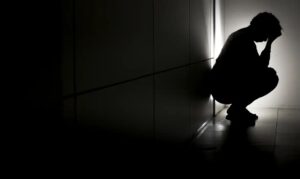 Prevenção ao suicídio: profissionais de saúde destacam riscos com bets