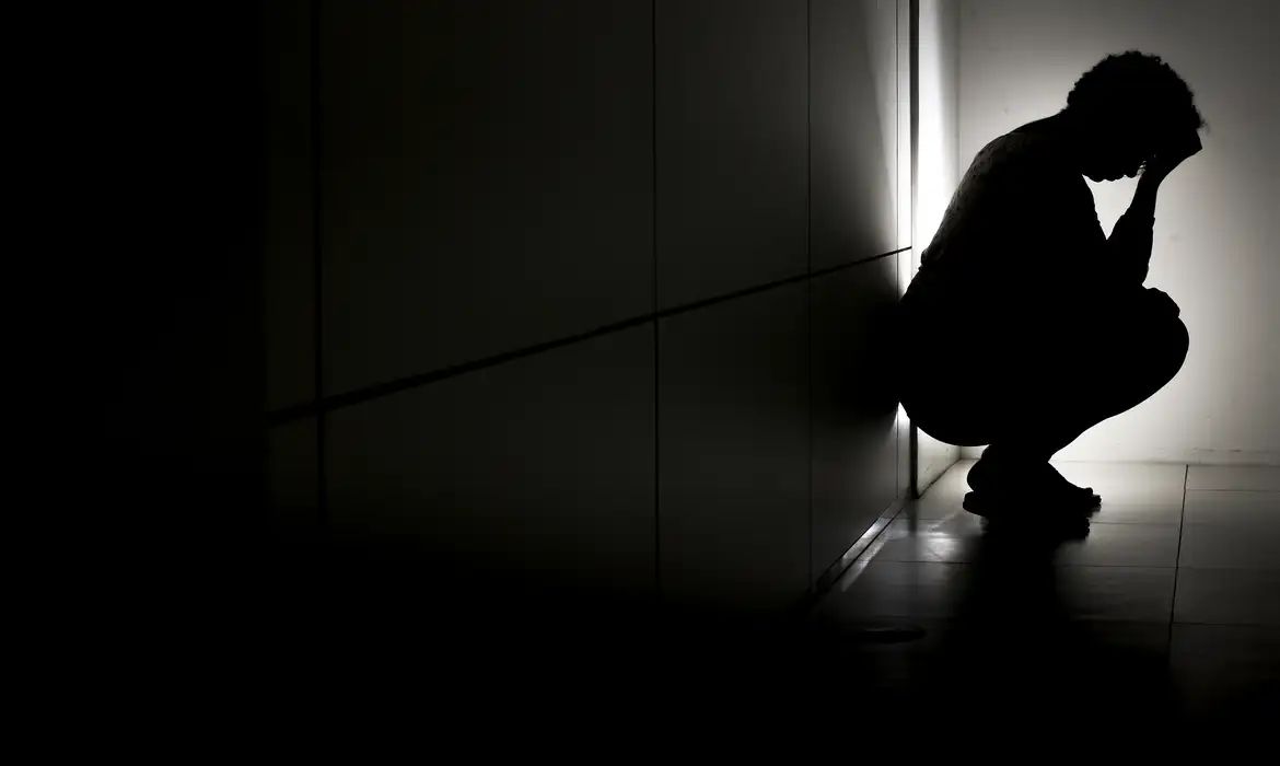 Prevenção ao suicídio: profissionais de saúde destacam riscos com bets