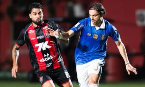 Vitória se afasta do Z-4 e mantém Grêmio ameaçado no Brasileirão