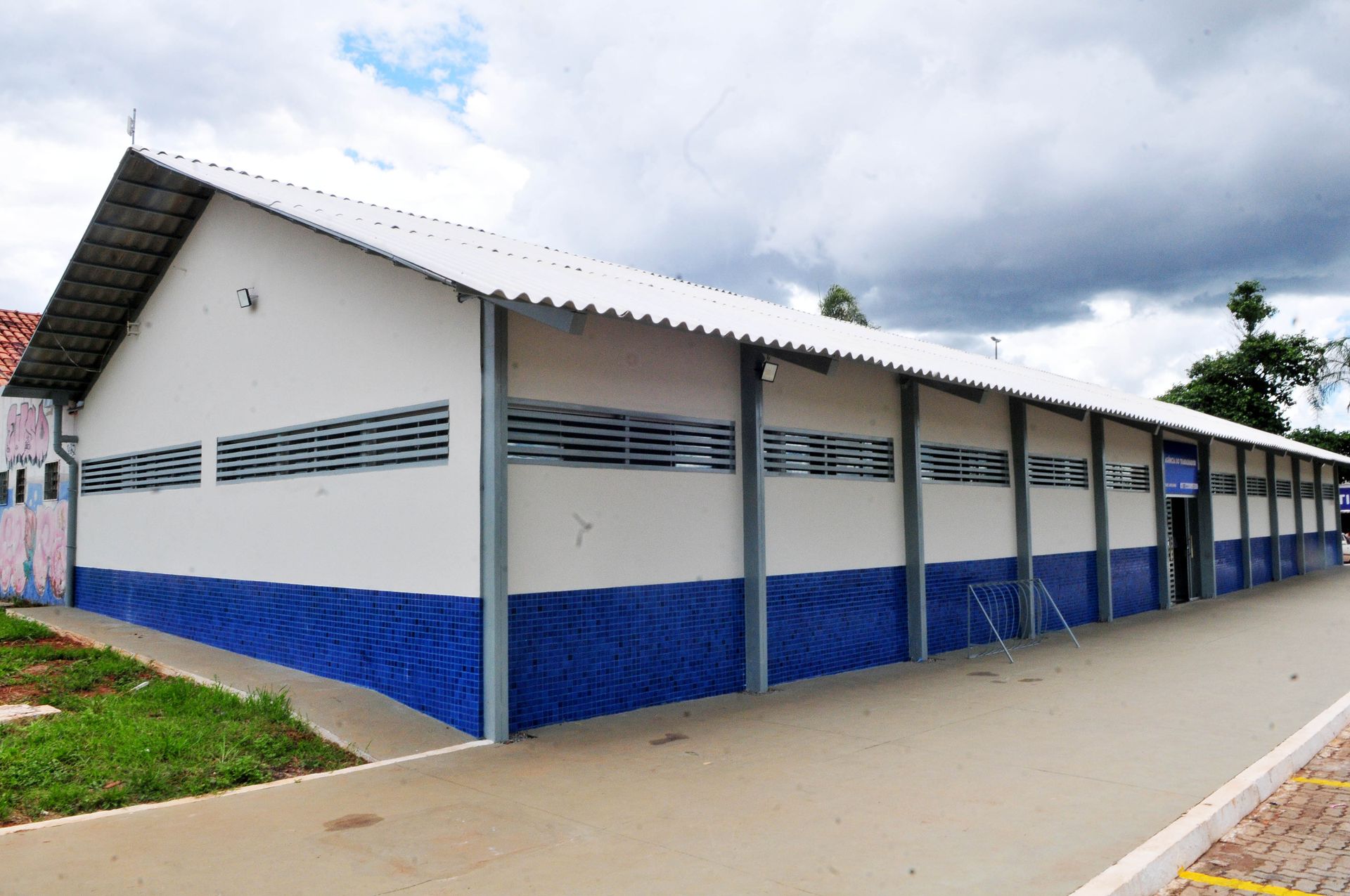 Agências do trabalhador iniciam a semana com mais de mil vagas