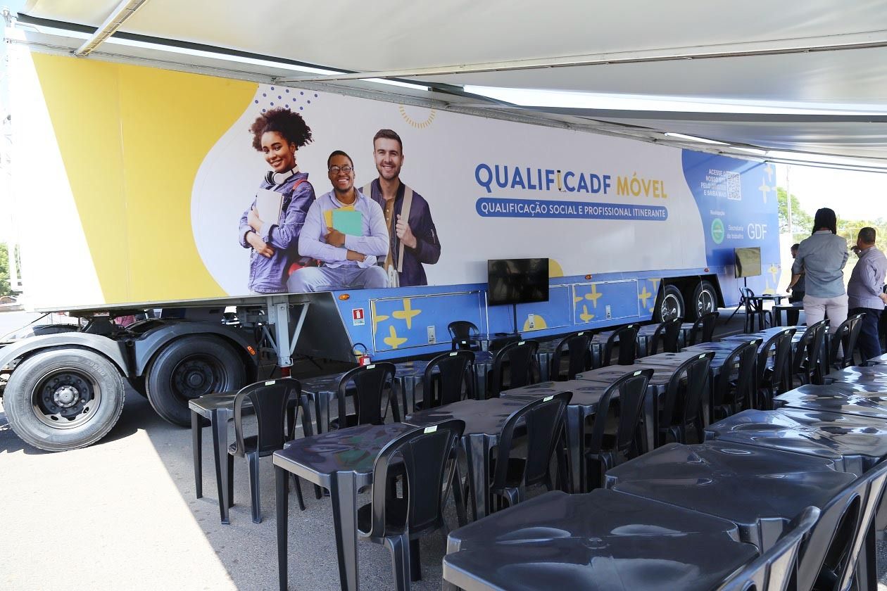 Com mais de 1,6 mil formandos em 2026, QualificaDF leva cursos gratuitos às comunidades do DF