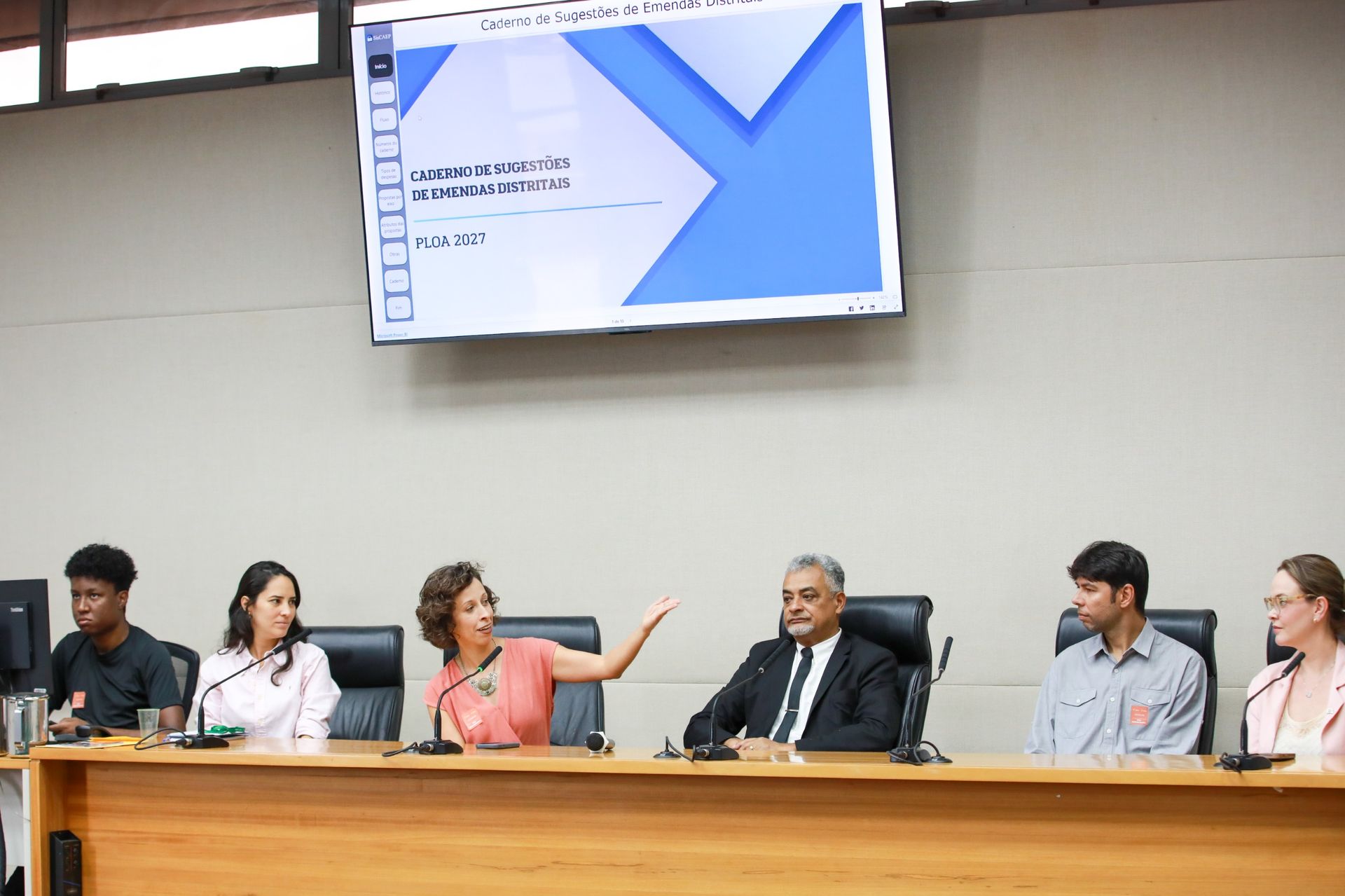 GDF apresenta à Câmara Legislativa caderno de sugestões de emendas para 2027