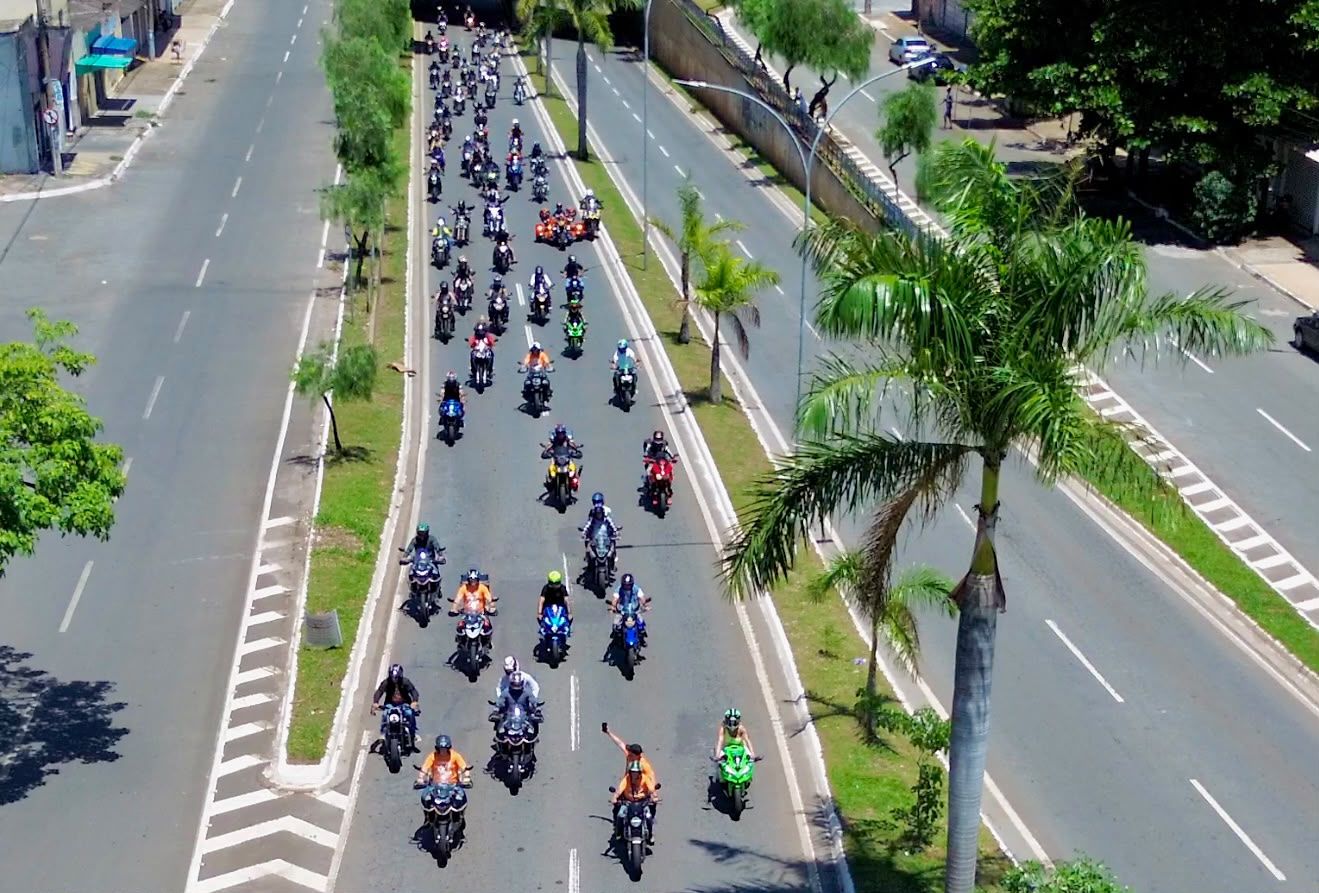 Mabel participa de passeio motociclístico em comemoração aos 93 anos de Goiânia