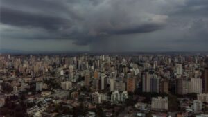 Novo painel do El Niño aponta avanço da seca no Norte e Nordeste e mantém alerta para cheias no Sul