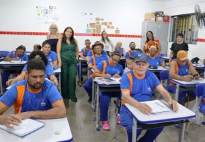 Prefeitura de Goiânia fornece formação continuada para professores da Educação de Jovens e Adultos