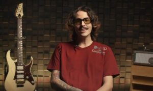 Reality show Duelo de Guitarras destaca perfil de Lucas Moscardini