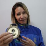 Servidora da SME ganha medalha de ouro no Campeonato Panamericano Master de Esportes Aquáticos